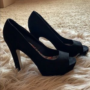 Steve Madden Black Peep Toe Platform Heels Size 6